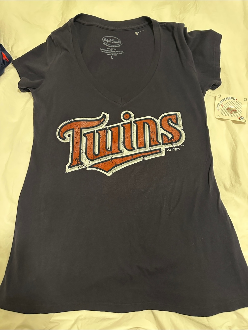 Women's Navy V-Neck Twins Logo Tee - Short Sleeve